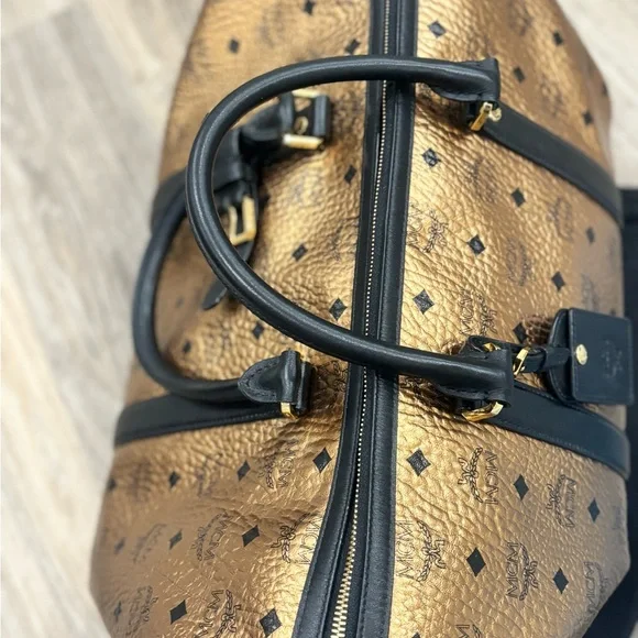 Luxury Metallic Gold and Black Weekender Bag - Picture 6 of 12
